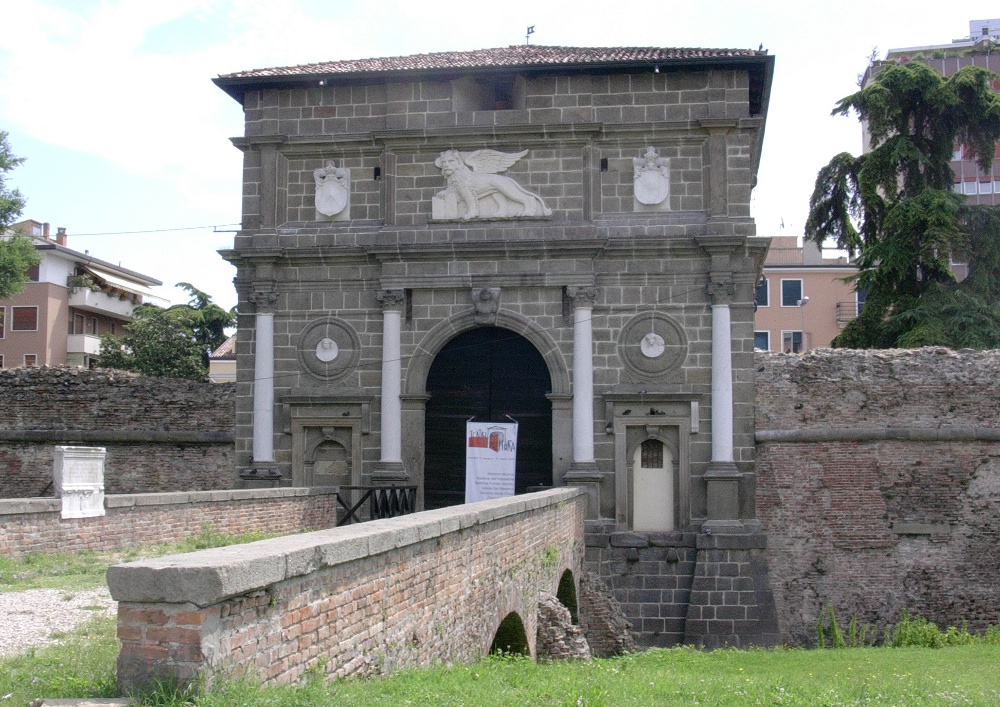 Porta Savonarola 